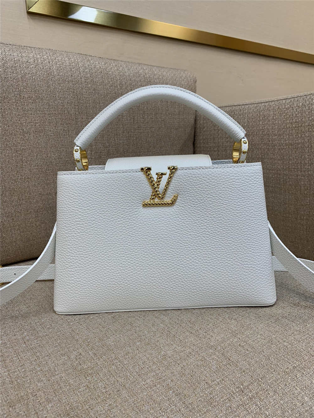 Louis Vuitton M24673 Capucines size:31 x 20 x 11cm 2025 new 